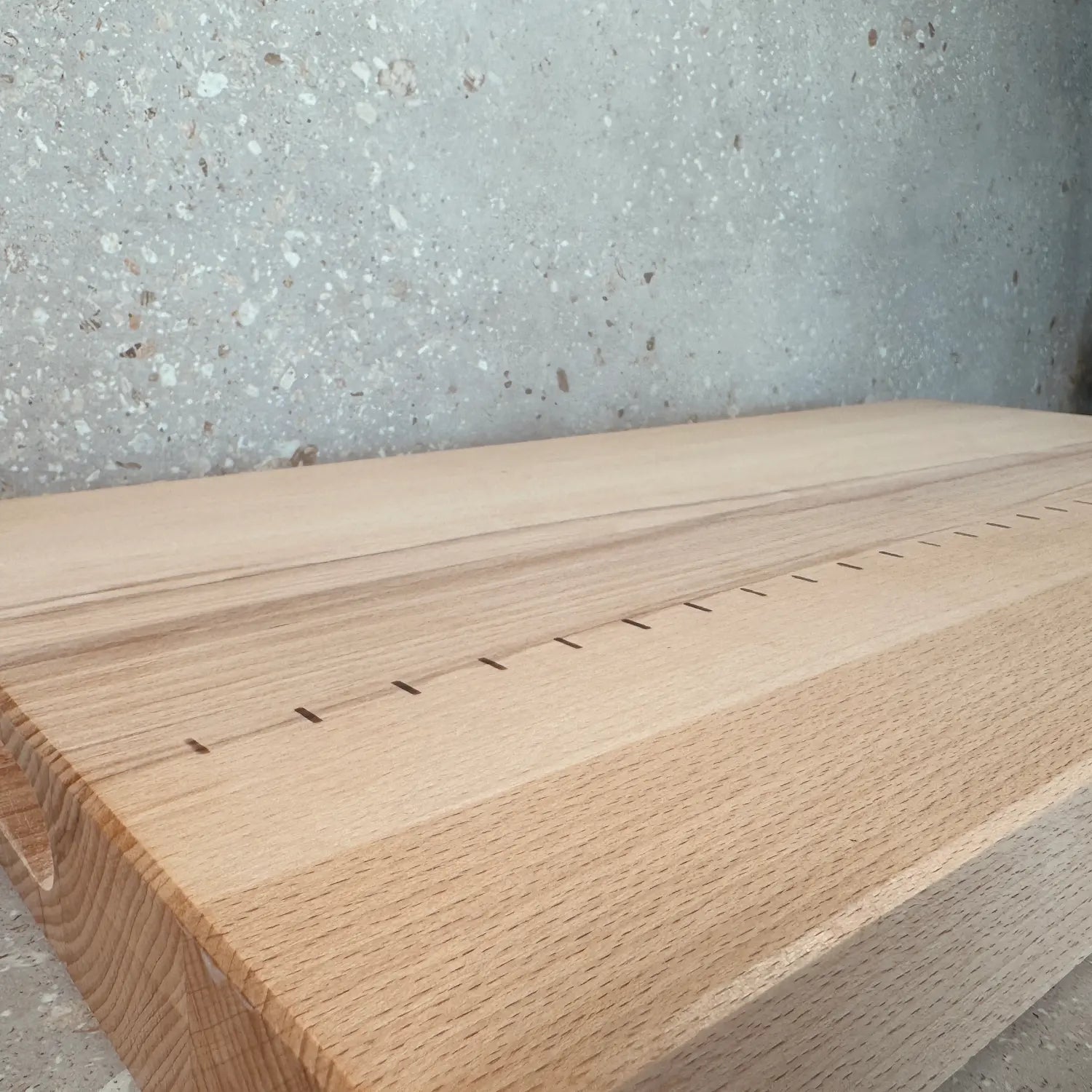 Skärbräda i bokträ 60x30x4 cm | Stor köksbräda med inristat mått