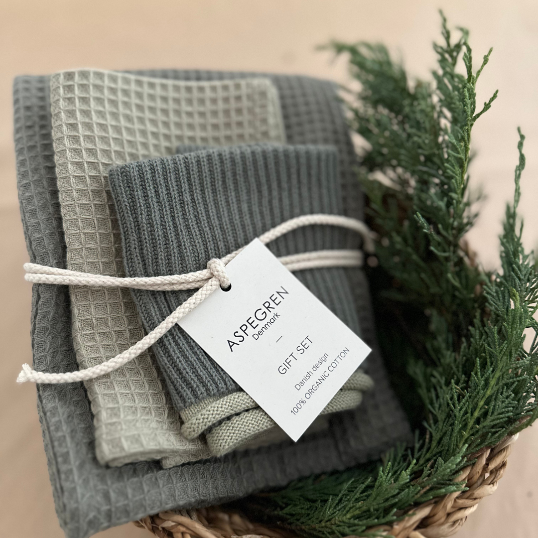 Presentset i 100% ekologisk bomull, set med 3 delar - Pine Tea: