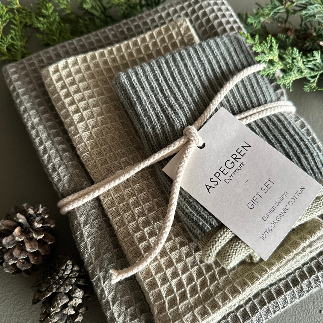 Presentset i 100% ekologisk bomull, set med 3 delar - Pine Tea: