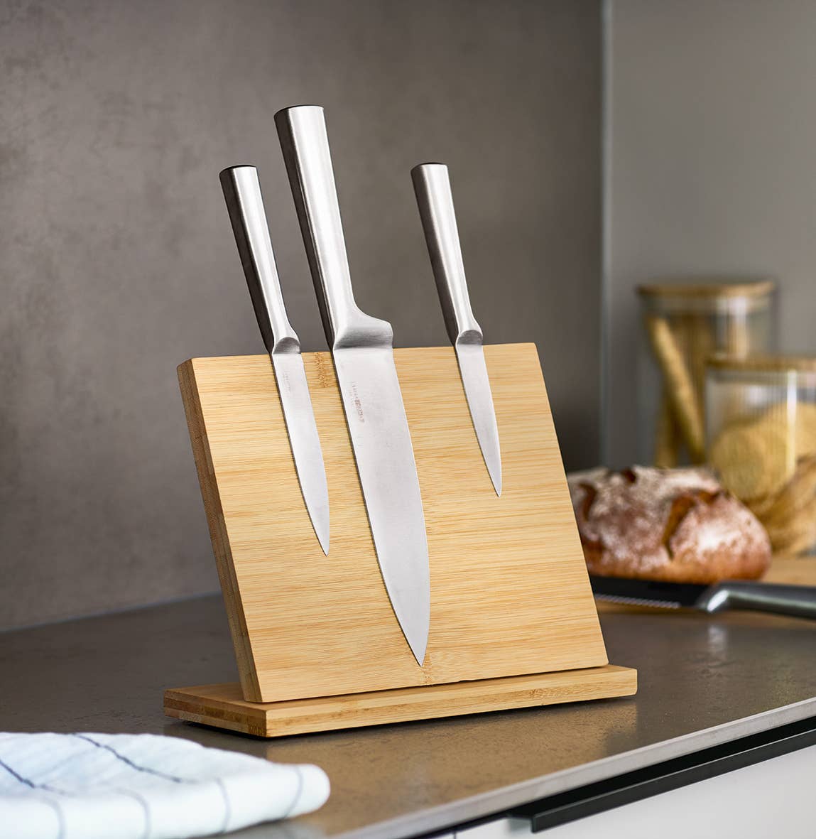 Magnetisk knivhållare i bambu