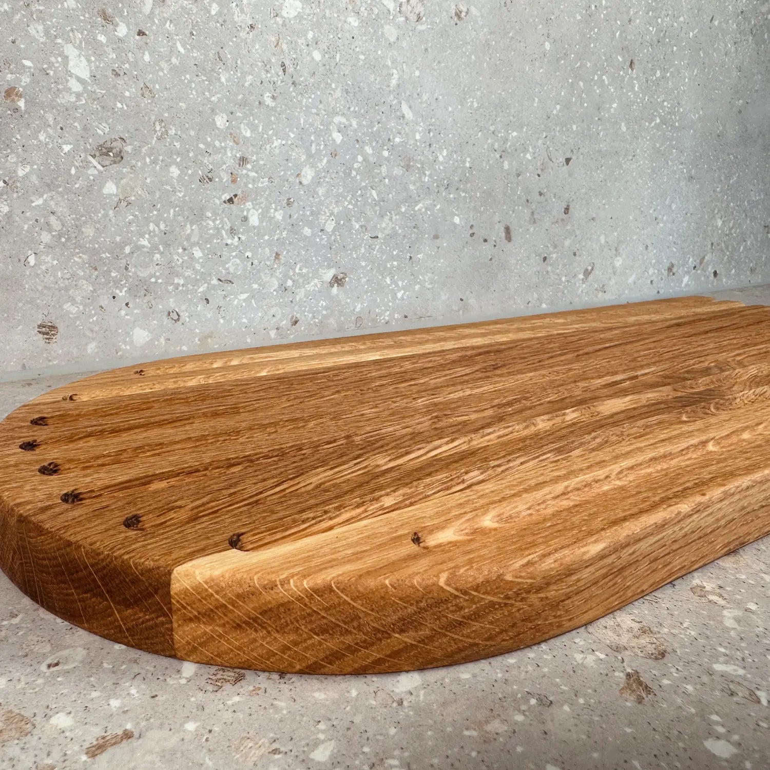 Brödbräda i ekträ 50x20 cm | Med räfflad yta